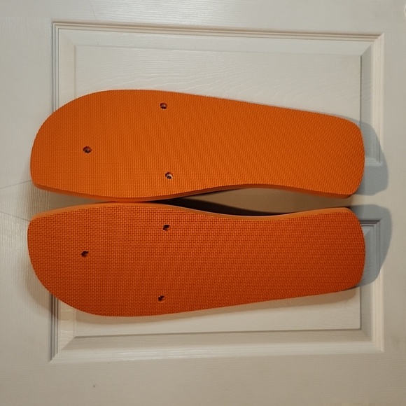 Giant Flip Flops - Picture 4 of 7